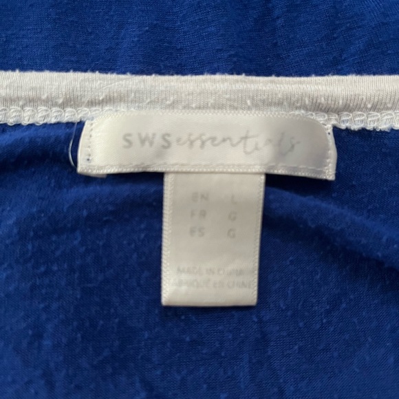 Blue top - Picture 2 of 2